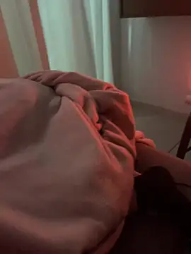 Snapshot of CaboMal chatting on October 8, 2025, 1:40 am CaboMal online show from October 8, 2025, 1:40 am