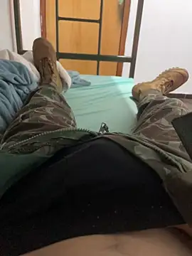 Snapshot of CaboMal chatting on October 12, 2025, 11:39 pm CaboMal online show from October 12, 2025, 11:39 pm