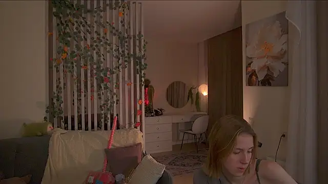 Snapshot of sofiapurex chatting on December 17, 2025, 8:47 pm sofiapurex online show from December 17, 2025, 8:47 pm