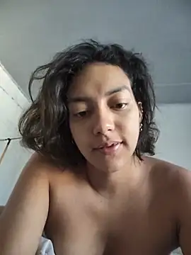 Snapshot of WendySuns_ chatting on July 7, 2026, 12:20 pm WendySuns online show from July 7, 2026, 12:20 pm