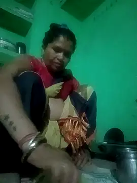 Manavi x online show from April 14, 2026, 2:22 pm