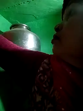 Manavi x online show from December 4, 2025, 11:59 pm