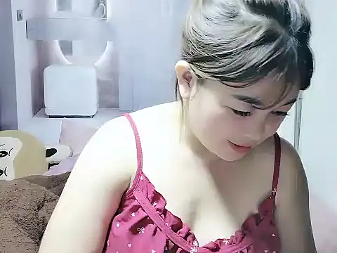 Snapshot of Lyly_nuce chatting on November 15, 2025, 10:08 am Lyly nuce online show from November 15, 2025, 10:08 am