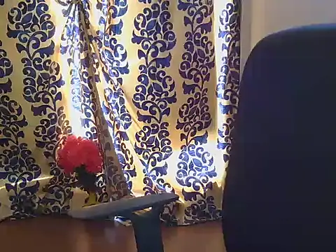 Snapshot of hottest_mahii chatting on October 17, 2025, 4:27 am hottest mahii online show from October 17, 2025, 4:27 am