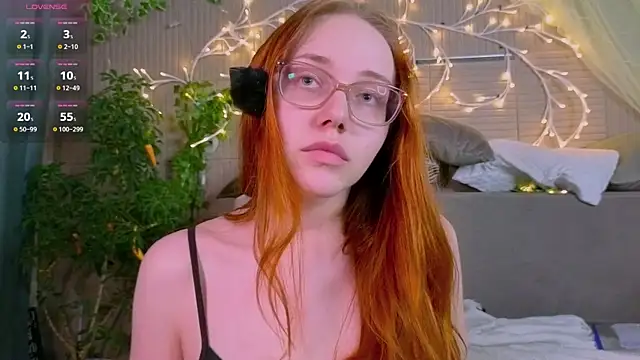 Snapshot of PollyVinice chatting on July 3, 2026, 6:03 pm PollyVinice online show from July 3, 2026, 6:03 pm