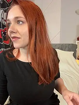 PollyVinice online show from November 8, 2025, 11:58 am