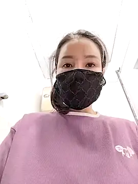 Snapshot of simsim-00 chatting on January 7, 2026, 3:17 pm simsim-00 online show from January 7, 2026, 3:17 pm