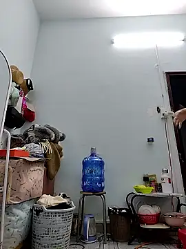 Snapshot of simsim-00 chatting on January 13, 2026, 2:59 am simsim-00 online show from January 13, 2026, 2:59 am