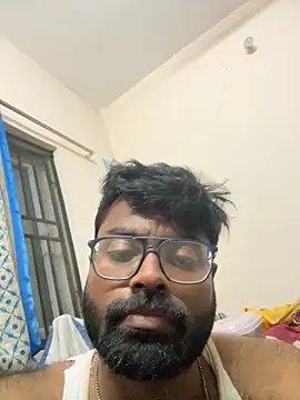 Snapshot of DJLOVE280825 chatting on October 8, 2025, 10:54 pm DJLOVE280825 online show from October 8, 2025, 10:54 pm