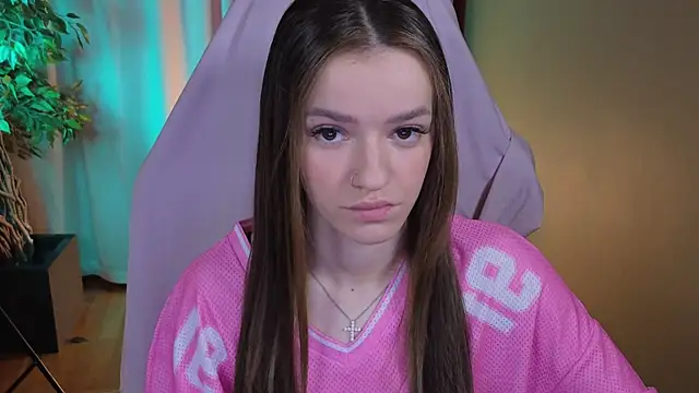 E l i z e  online show from April 1, 2026, 5:09 am