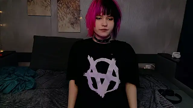 KikiMoor online show from September 24, 2025, 9:32 pm