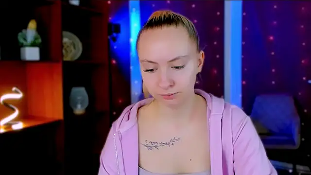 mila glow1 online show from February 25, 2026, 6:13 am