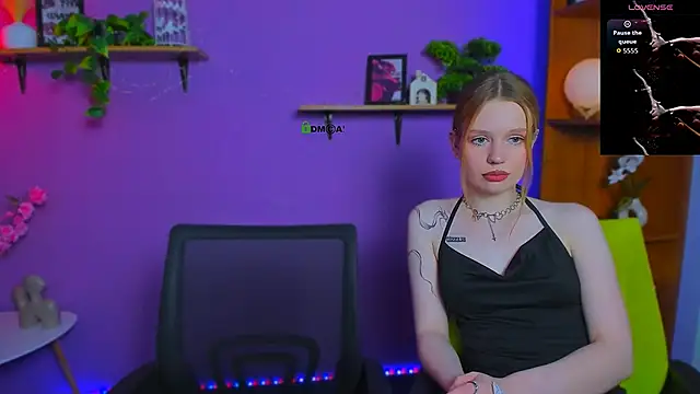 mila glow1 online show from May 17, 2026, 7:14 pm