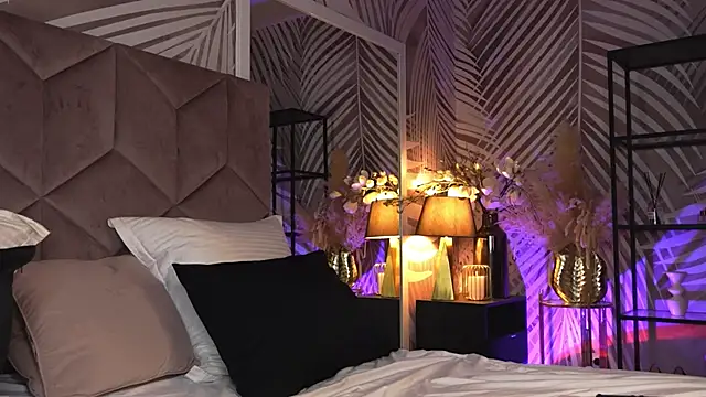 EvaRhea online show from April 7, 2026, 2:57 am