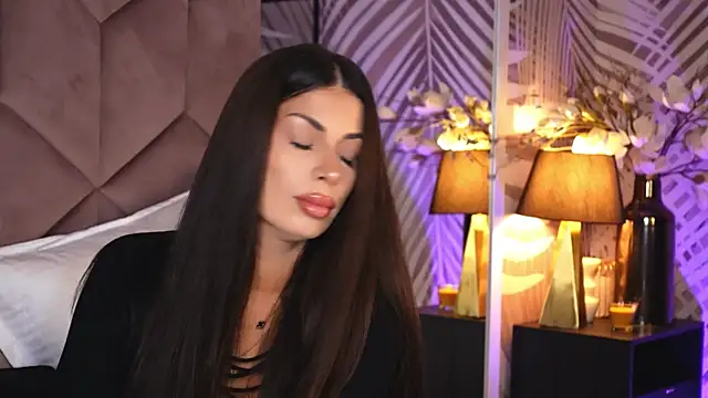 EvaRhea online show from November 24, 2025, 4:01 am