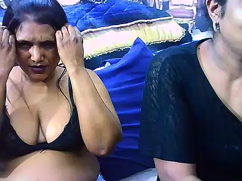 Snapshot of IndianSexyLady4u chatting on December 2, 2025, 8:38 am IndianSexyLady4u online show from December 2, 2025, 8:38 am