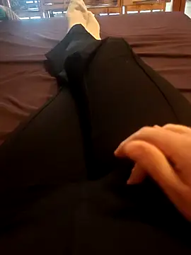 Snapshot of Horny_mummy chatting on April 4, 2026, 10:33 am Horny mummy online show from April 4, 2026, 10:33 am