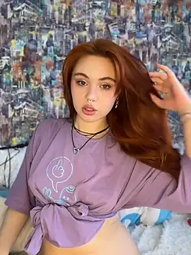 Snapshot of LunaMillie chatting on April 8, 2026, 10:06 am LunaMillie online show from April 8, 2026, 10:06 am