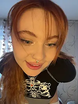 LunaMillie online show from February 10, 2026, 10:03 am