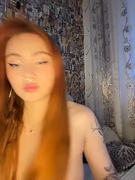 Snapshot of LunaMillie chatting on April 6, 2026, 1:56 pm LunaMillie online show from April 6, 2026, 1:56 pm