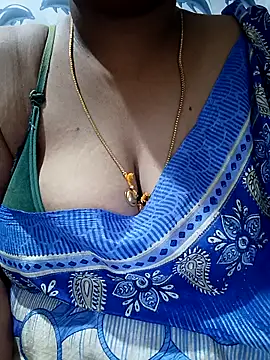 Snapshot of Geetha227 chatting on April 18, 2026, 12:24 am Geetha227 online show from April 18, 2026, 12:24 am