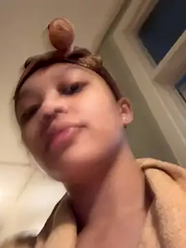 Snapshot of Marleymols chatting on November 23, 2025, 4:06 pm Marleymols online show from November 23, 2025, 4:06 pm