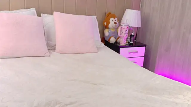 Snapshot of bunny_nicolle chatting on August 6, 2026, 4:13 pm bunny nicolle online show from August 6, 2026, 4:13 pm