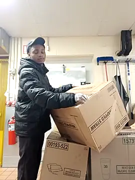 Snapshot of Dropdingo chatting on November 11, 2025, 1:39 pm Dropdingo online show from November 11, 2025, 1:39 pm