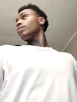 Snapshot of Dropdingo chatting on November 19, 2025, 4:07 pm Dropdingo online show from November 19, 2025, 4:07 pm