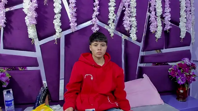 Snapshot of Bruno_Cruzz chatting on February 20, 2026, 7:10 am Bruno Cruzz online show from February 20, 2026, 7:10 am