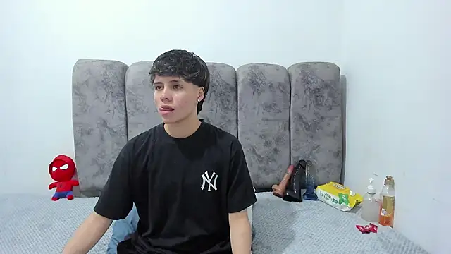 Bruno Cruzz online show from July 29, 2026, 2:33 am