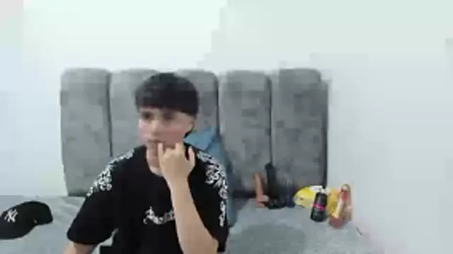 Snapshot of Bruno_Cruzz chatting on March 25, 2026, 3:28 am Bruno Cruzz online show from March 25, 2026, 3:28 am