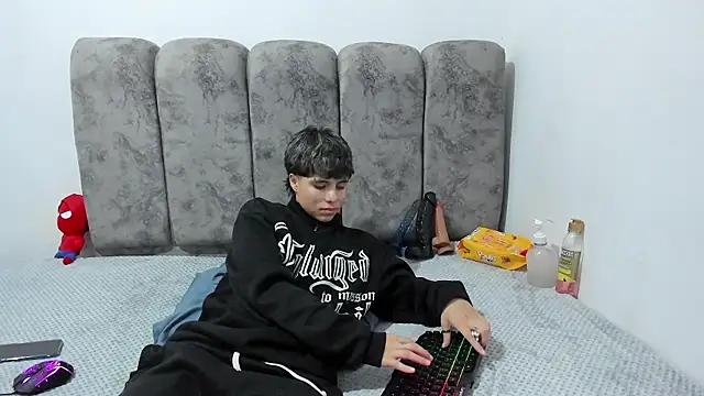 Bruno Cruzz online show from May 12, 2026, 2:08 am