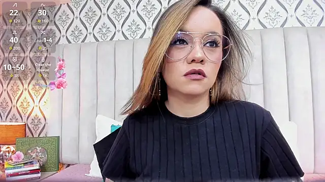 Sky Junne online show from October 30, 2025, 5:43 pm