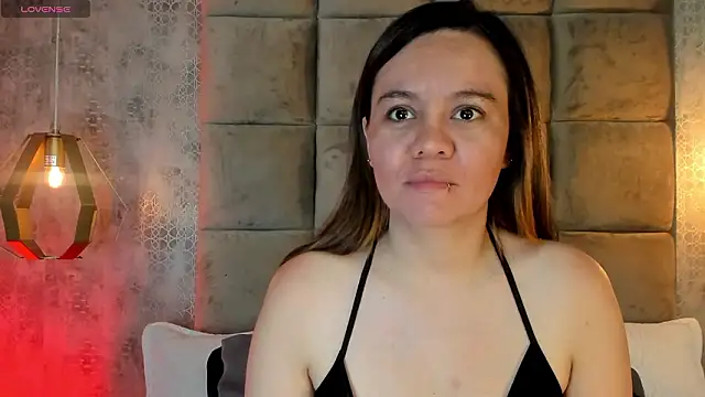 Sky Junne online show from February 9, 2026, 6:06 pm