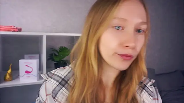 Snapshot of EarnestineGyllenband chatting on November 18, 2025, 6:50 am EarnestineGyllenband online show from November 18, 2025, 6:50 am