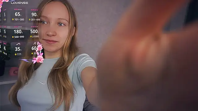 Snapshot of EarnestineGyllenband chatting on November 10, 2025, 6:51 am EarnestineGyllenband online show from November 10, 2025, 6:51 am