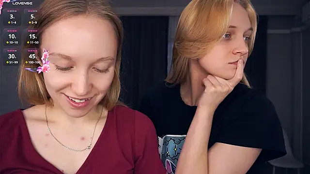 Snapshot of EarnestineGyllenband chatting on October 16, 2025, 6:43 am EarnestineGyllenband online show from October 16, 2025, 6:43 am