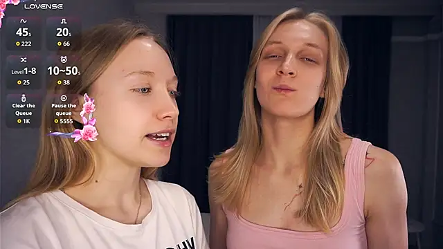 Snapshot of EarnestineGyllenband chatting on October 13, 2025, 6:15 am EarnestineGyllenband online show from October 13, 2025, 6:15 am