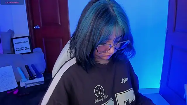 Snapshot of sophiievv chatting on February 9, 2026, 6:17 pm sophiievv online show from February 9, 2026, 6:17 pm