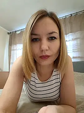 Snapshot of VeroLoverx chatting on November 16, 2025, 10:53 am VeroLoverx online show from November 16, 2025, 10:53 am