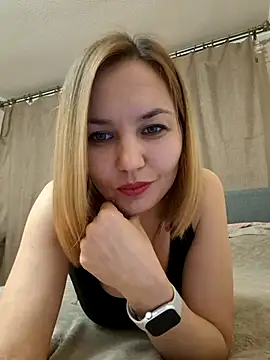 Snapshot of VeroLoverx chatting on November 24, 2025, 4:40 pm VeroLoverx online show from November 24, 2025, 4:40 pm