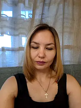 Snapshot of VeroLoverx chatting on September 8, 2025, 3:11 pm VeroLoverx online show from September 8, 2025, 3:11 pm