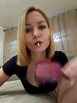 Snapshot of VeroLoverx chatting on November 23, 2025, 10:03 am VeroLoverx online show from November 23, 2025, 10:03 am