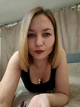 Snapshot of VeroLoverx chatting on November 22, 2025, 3:55 pm VeroLoverx online show from November 22, 2025, 3:55 pm