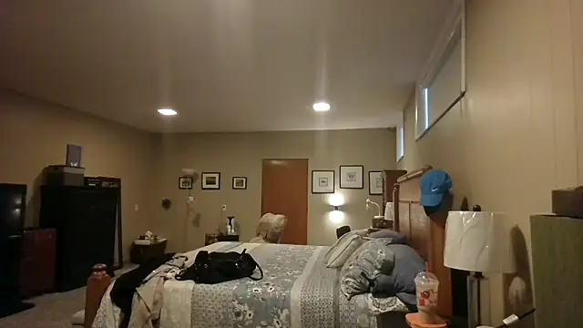 scarletsky89 online show from November 28, 2025, 6:08 pm