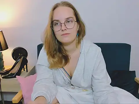 Snapshot of AliceCrazy69 chatting on November 20, 2025, 2:40 pm AliceCrazy69 online show from November 20, 2025, 2:40 pm