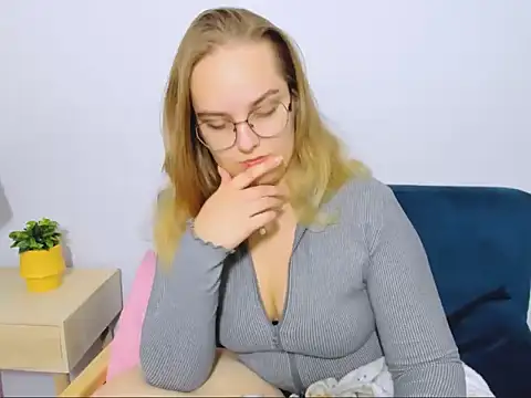 Snapshot of AliceCrazy69 chatting on November 6, 2025, 2:54 pm AliceCrazy69 online show from November 6, 2025, 2:54 pm