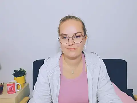 Snapshot of AliceCrazy69 chatting on October 2, 2025, 8:12 pm AliceCrazy69 online show from October 2, 2025, 8:12 pm