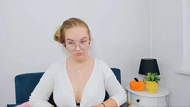 Snapshot of AliceCrazy69 chatting on November 14, 2025, 1:04 pm AliceCrazy69 online show from November 14, 2025, 1:04 pm